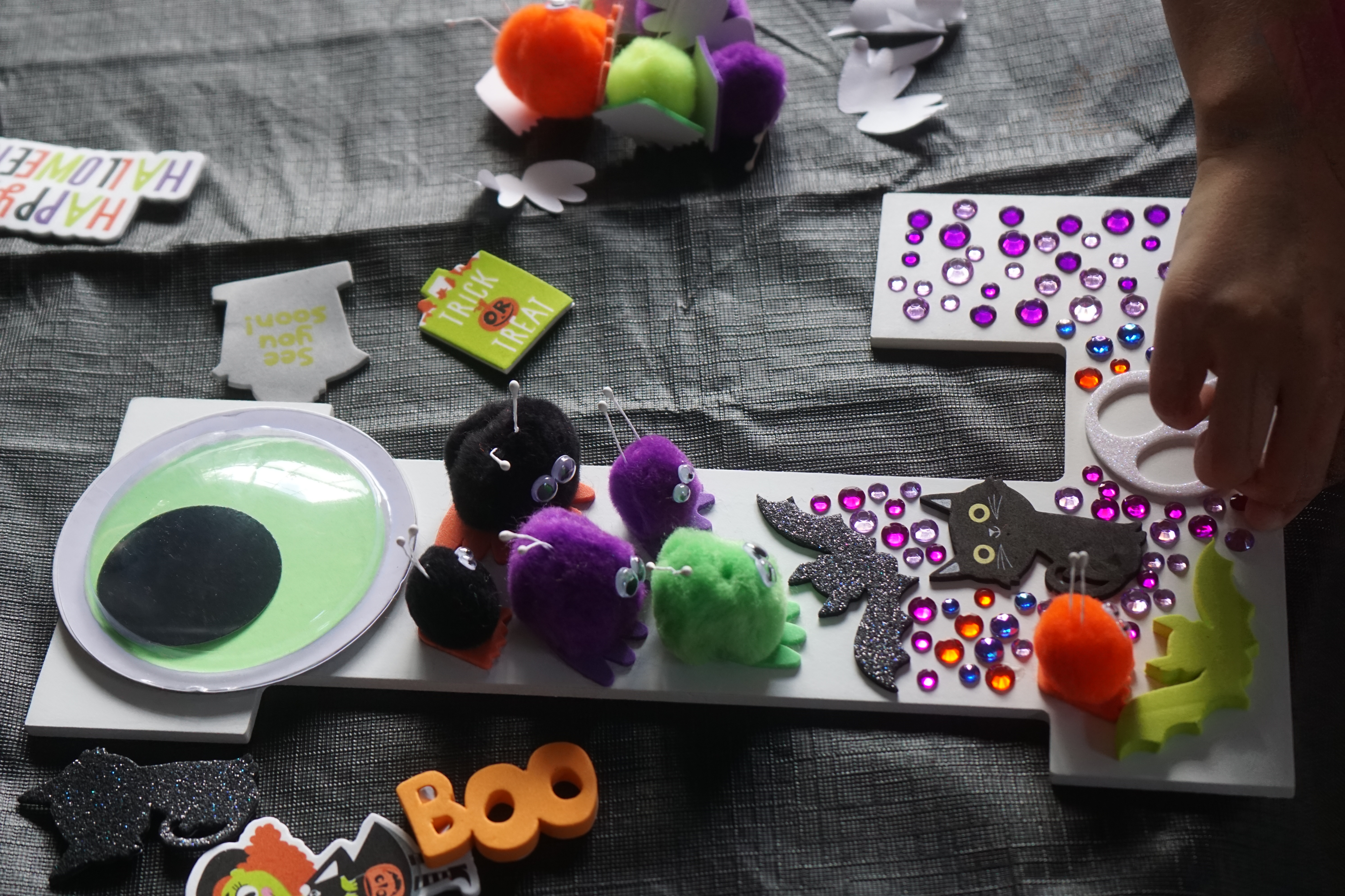 Toddler and Big Kid Friendly Halloween Craft